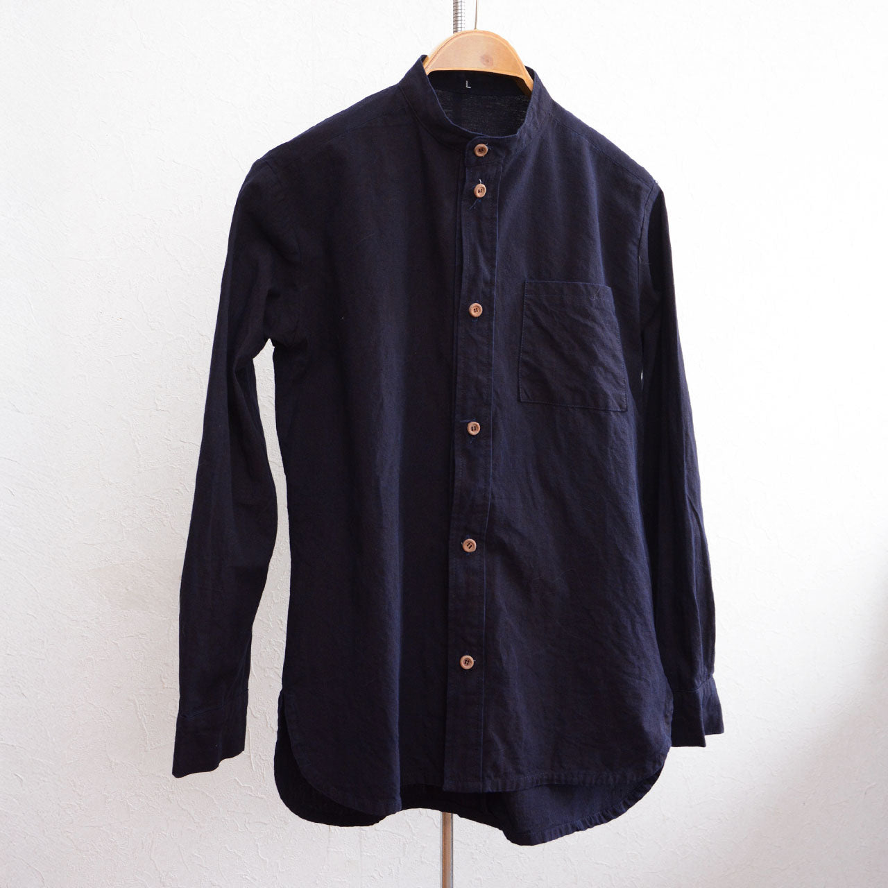 Timeless indigo-dyed shirt made from vintage Japanese cotton