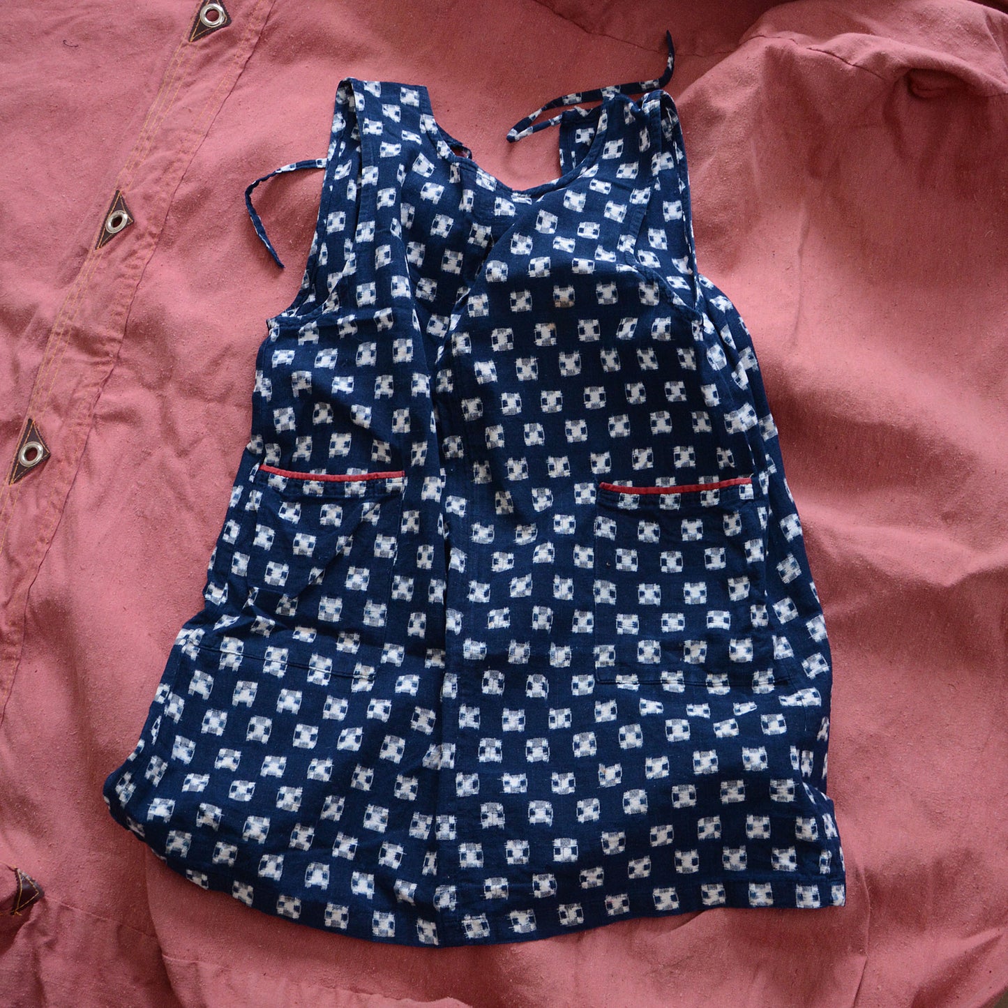 Japanese Apron Kasuri Pattern Ikat Indigo Vintage Fabric Cotton No Sleeve Tops