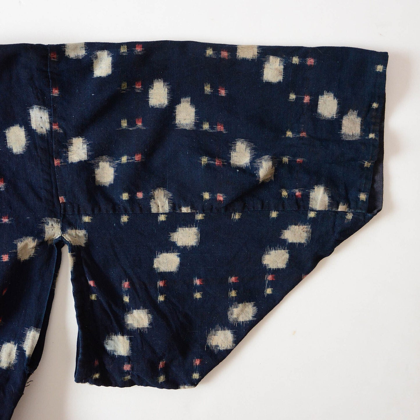 Distinctive sleeve design of a noragi, emphasizing the simple style crafted by a household tailor