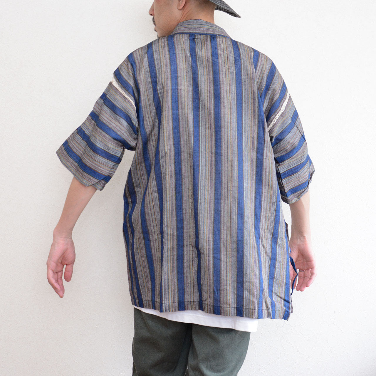 folded lightweight jinbei top made of cotton