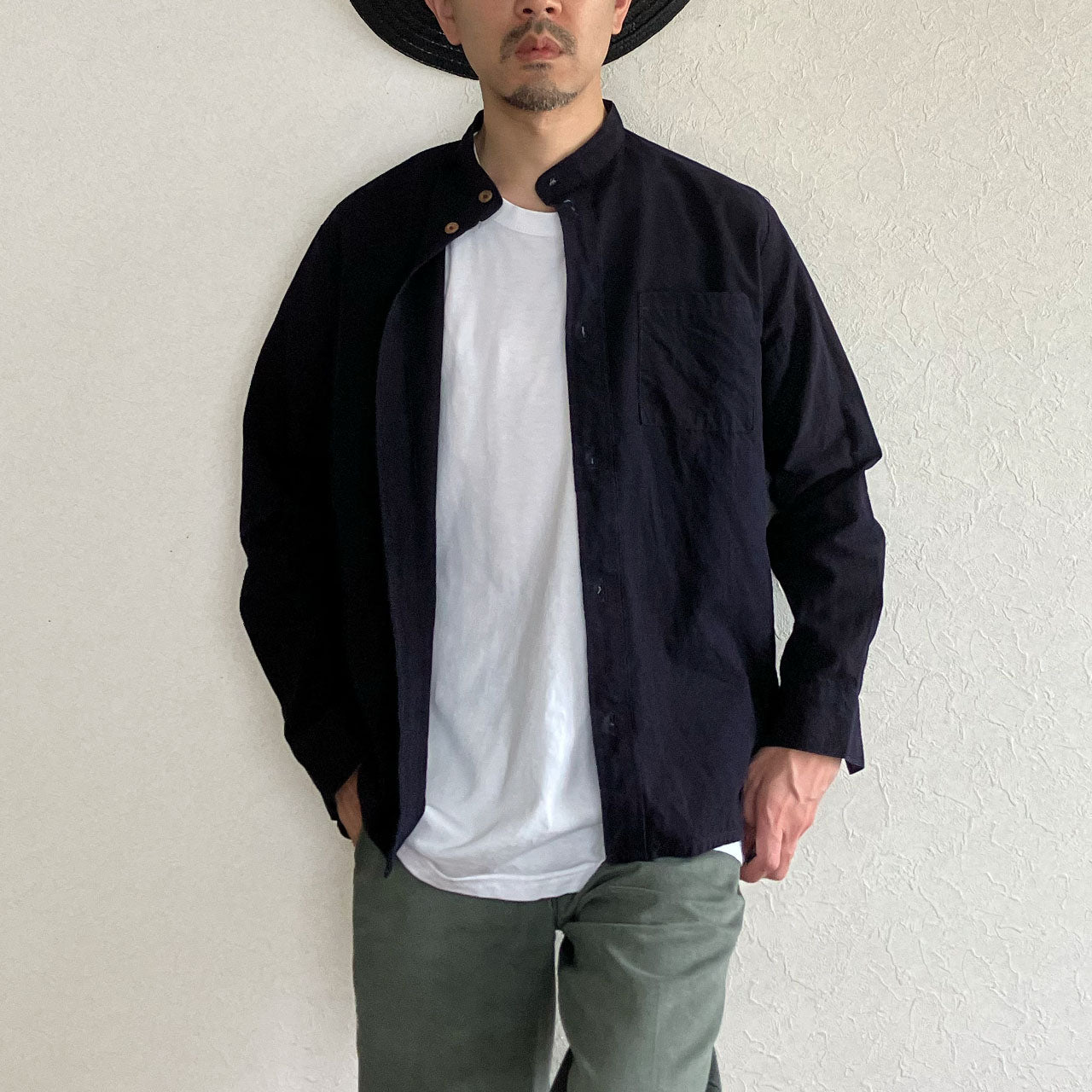 Collarless indigo shirt for modern styling with vintage roots