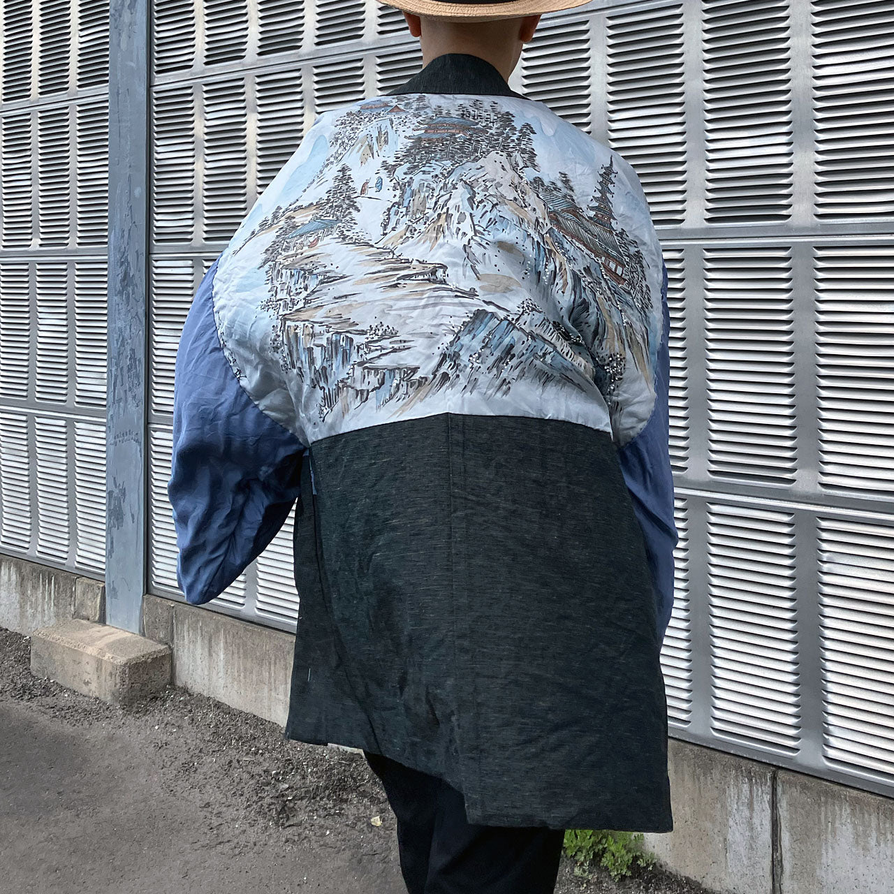 Vintage kimono jacket with story-rich interior print