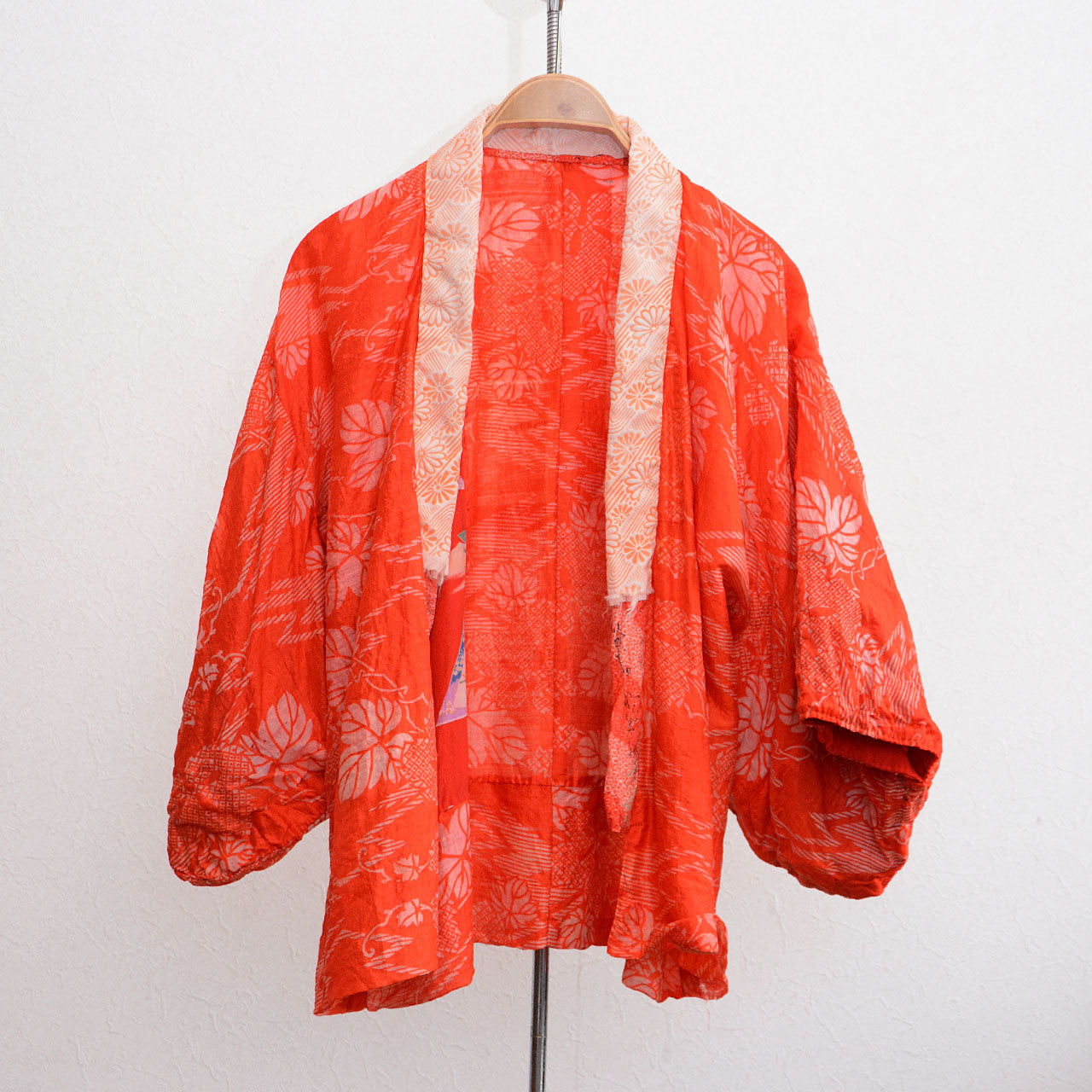 Vintage Japanese juban with crazy pattern from mid-Showa era