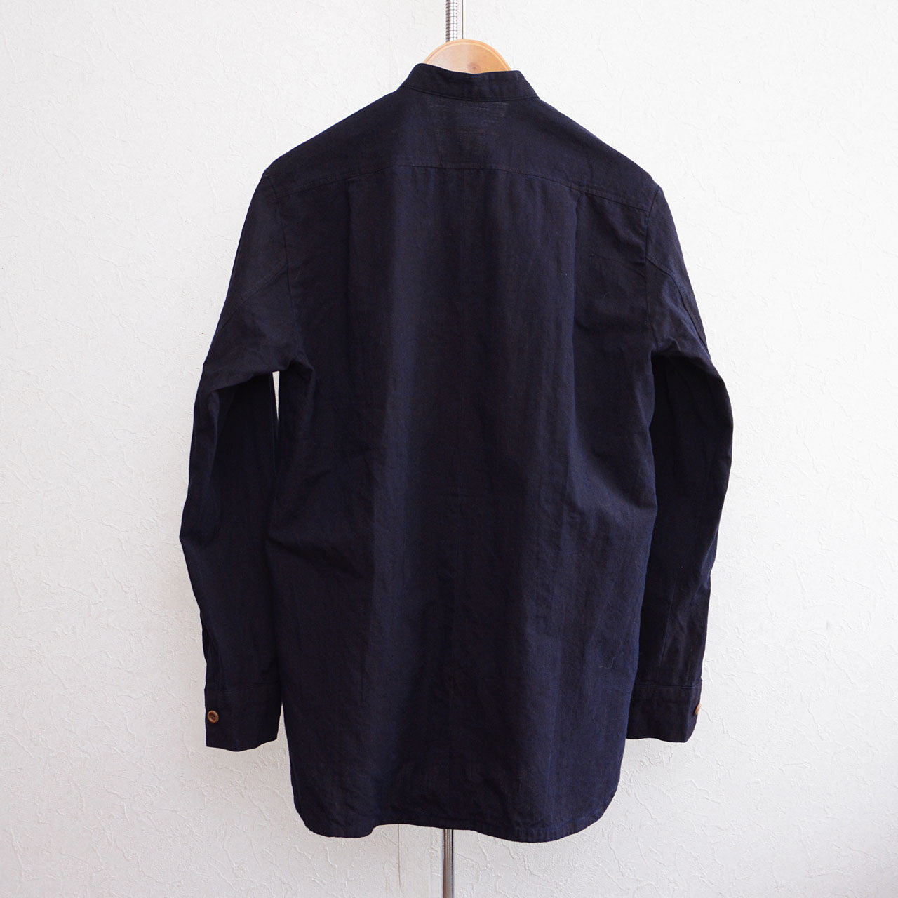Showa-era handmade-style indigo shirt with minimalist design