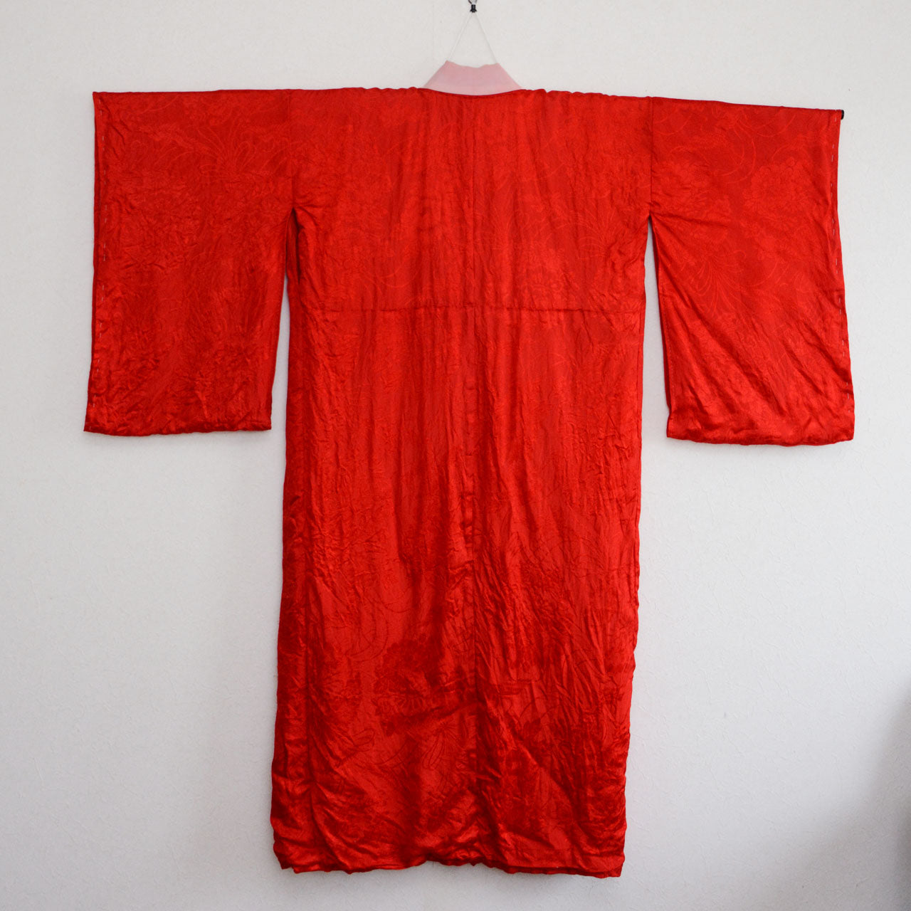 Red underkimono from the Showa era with elegant detailing