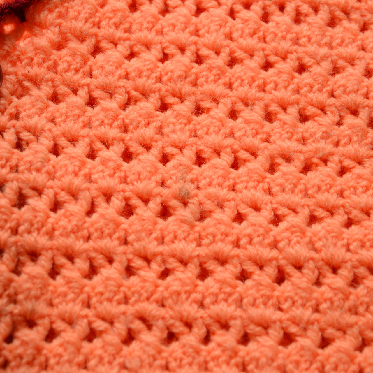 Small-sized retro knit vest with back neck to hem length 39cm