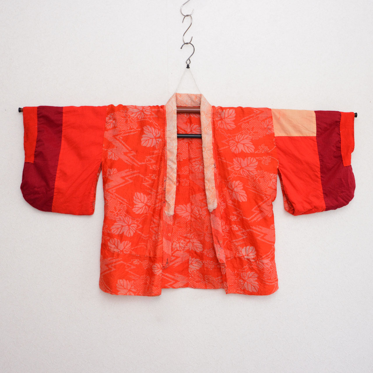 Japanese vintage juban with solid sleeve accents