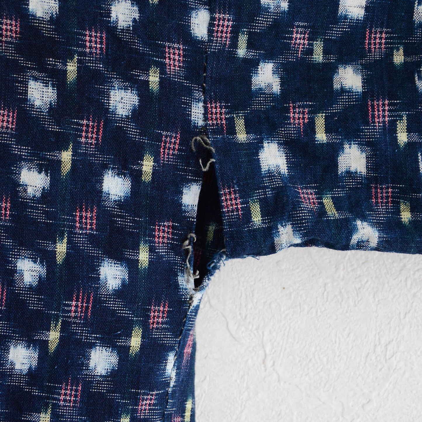 Vintage Japanese Noragi Jacket - Indigo Dyed Cotton Kimono Fabric, Kasuri Textile, Showa Era Uwappari for Remake