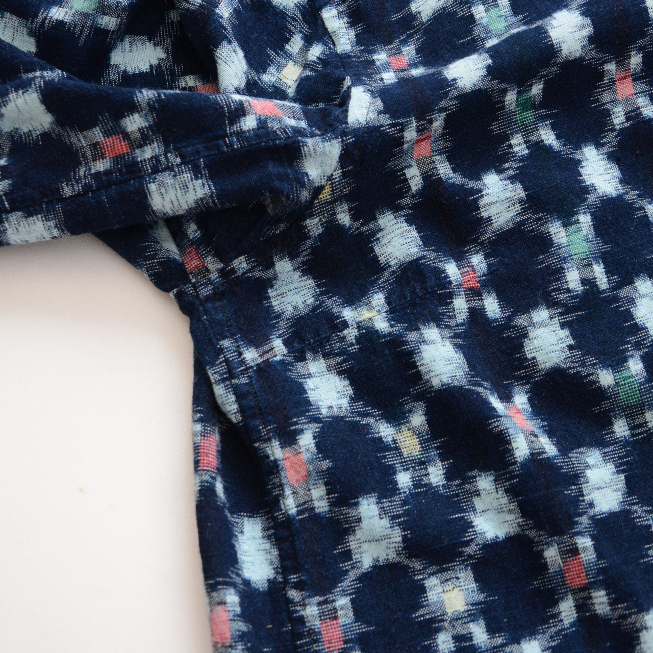 Japanese Box Shirt with Traditional Weaving – Ideal for Layering