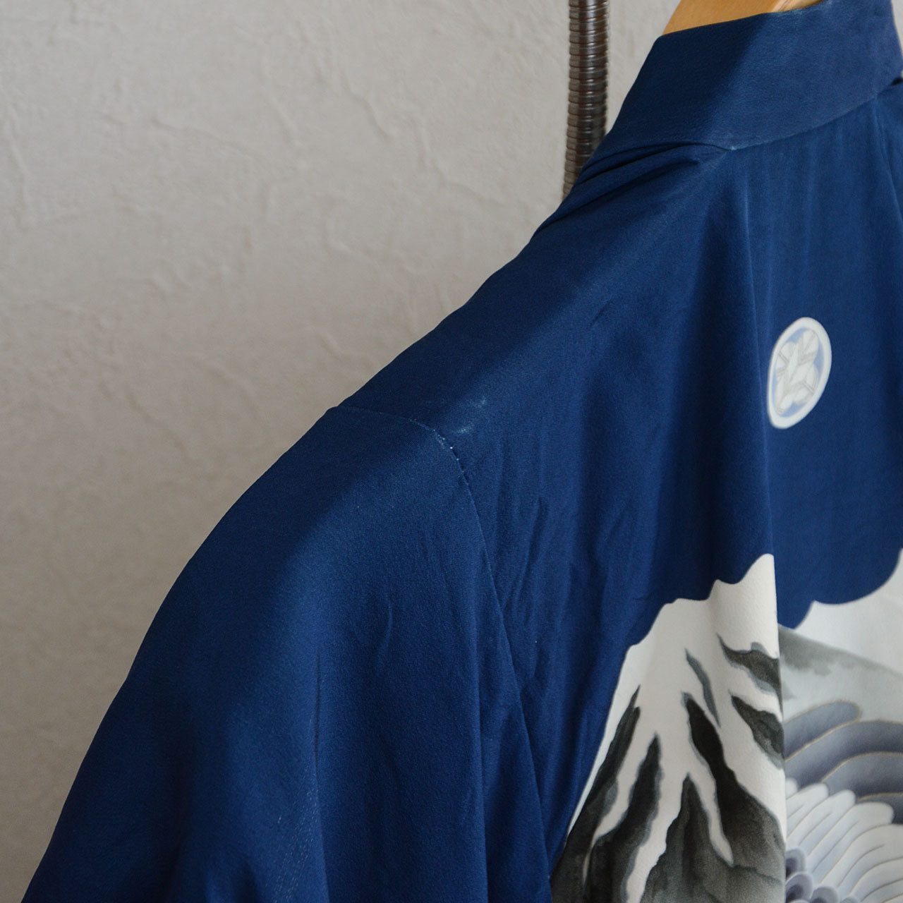 Boys kimono featuring Maru ni Taka no Hane crest