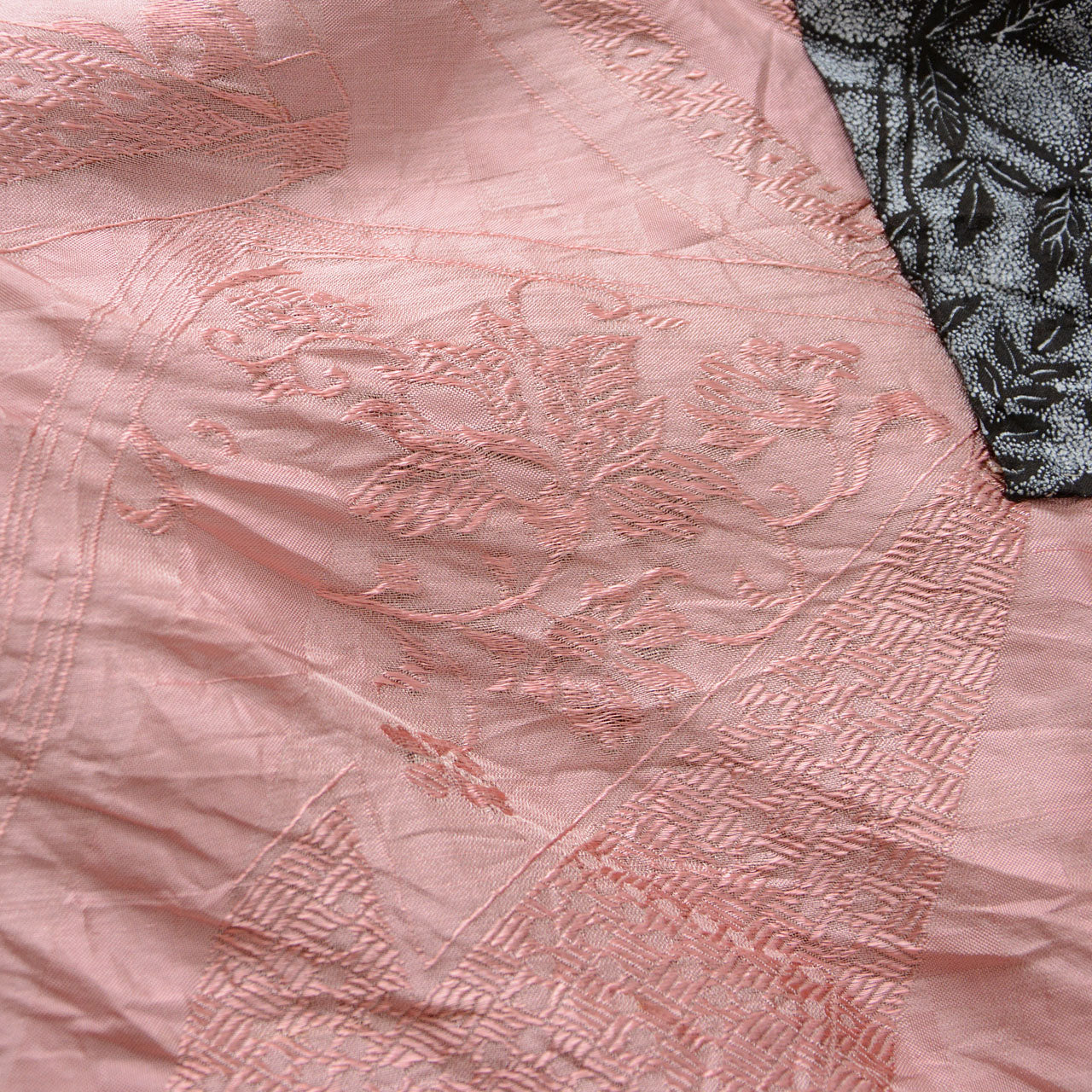 Versatile vintage kimono jacket for modern styling
