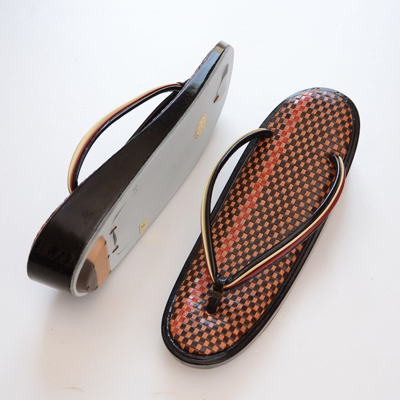 Showa-era style leather sandals, perfect for kimono outfits