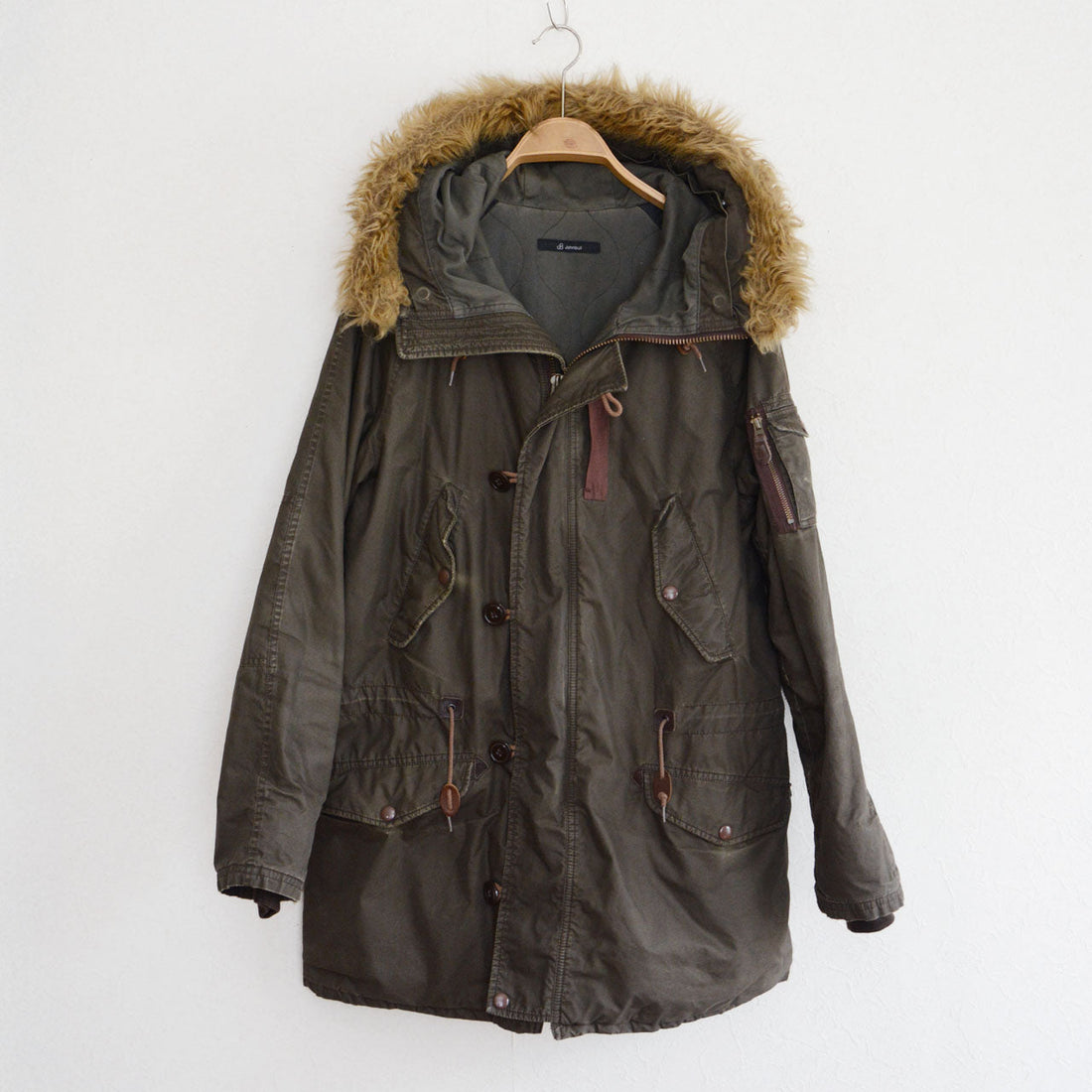 Johnbull N-3B Military Jacket: Vintage Outerwear for Modern Styling