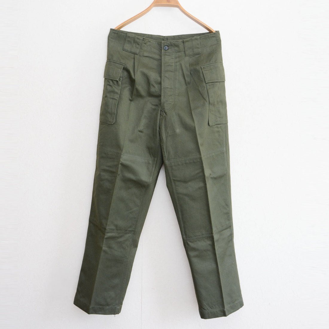 JGSDF Type 65 work trousers in OD olive drab with double-knee panels and cargo pockets