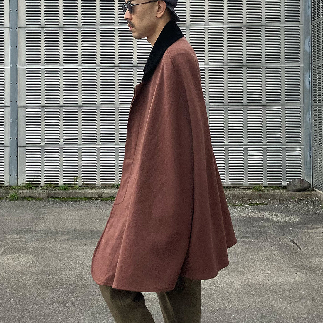 Timeless Elegance: Rare Japanese Tonbi Mantle from Taisho to Early Showa