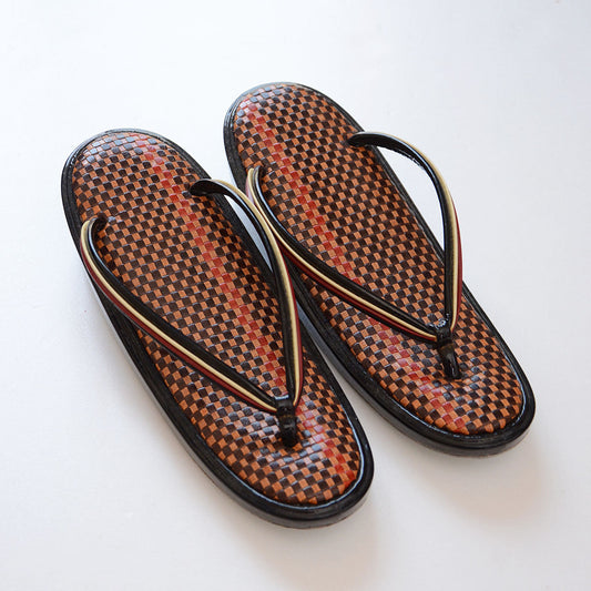 Experience Retro Japanese Style: Vintage Leather Mesh Zori Sandals