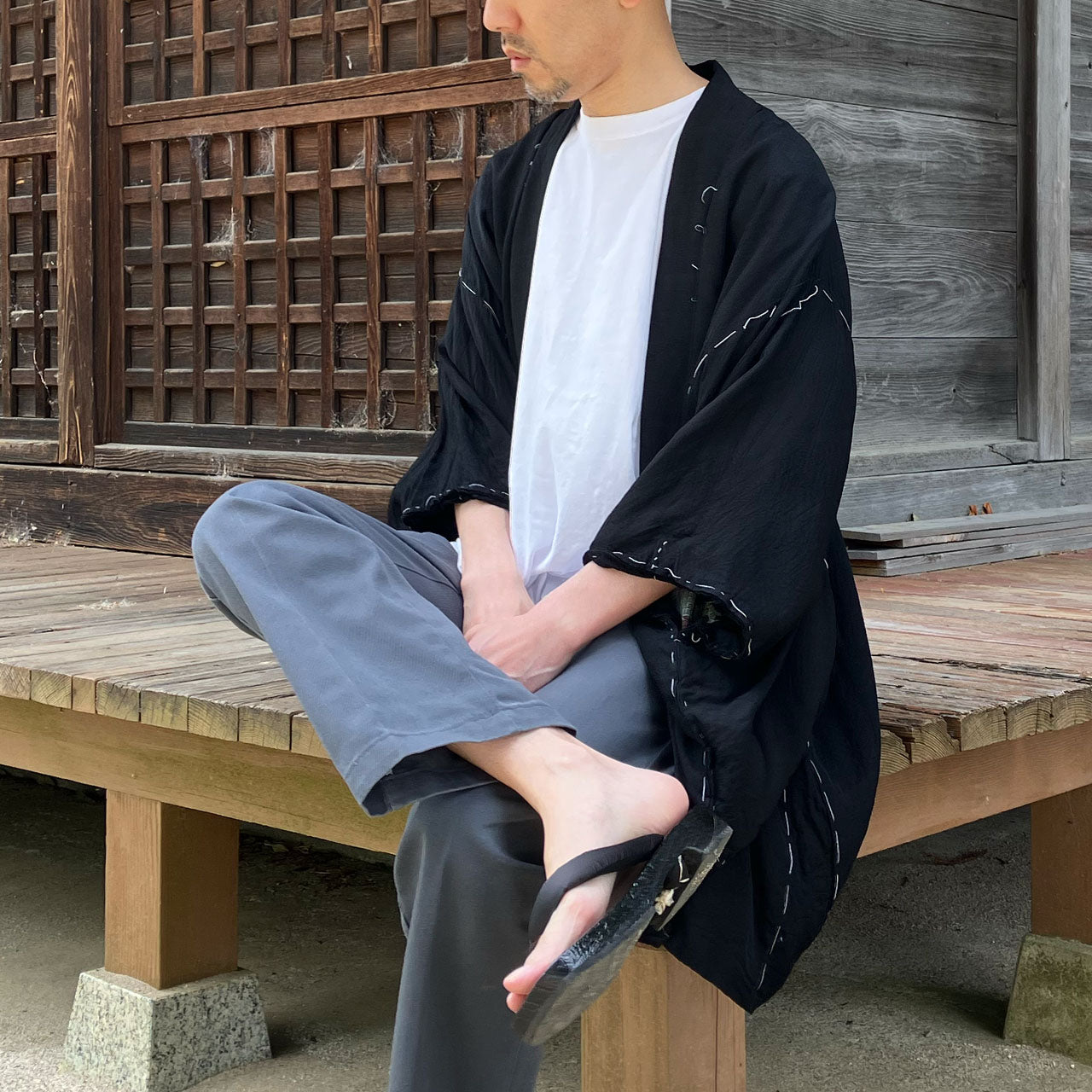Showa Era Japanese Vintage Men's Haori Black with Karajishi Lining Tailor's Thread Accent