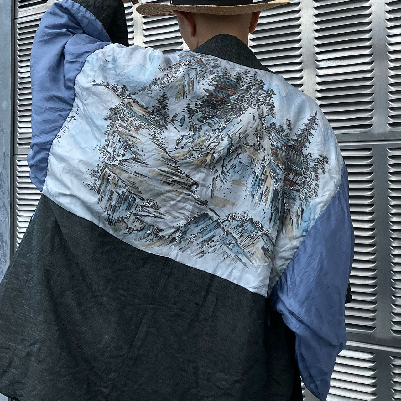 Vintage Showa-Era Men's Haori | Stunning Lining Art | Unique Modern Jacket Style