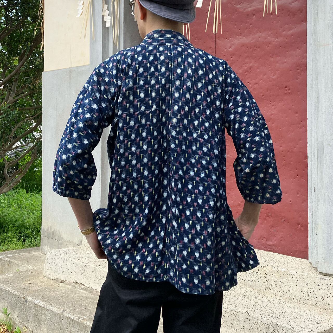 Vintage Japanese Noragi Jacket - Indigo Dyed Cotton Kimono Fabric, Kasuri Textile, Showa Era Uwappari for Remake