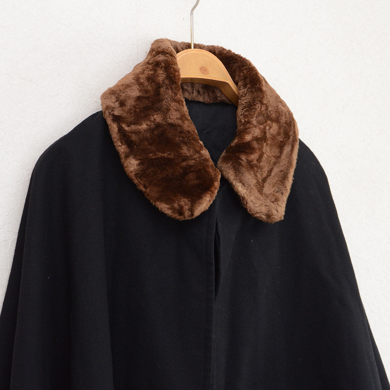 Removable Otter Fur Collar on Vintage Japanese Mantle