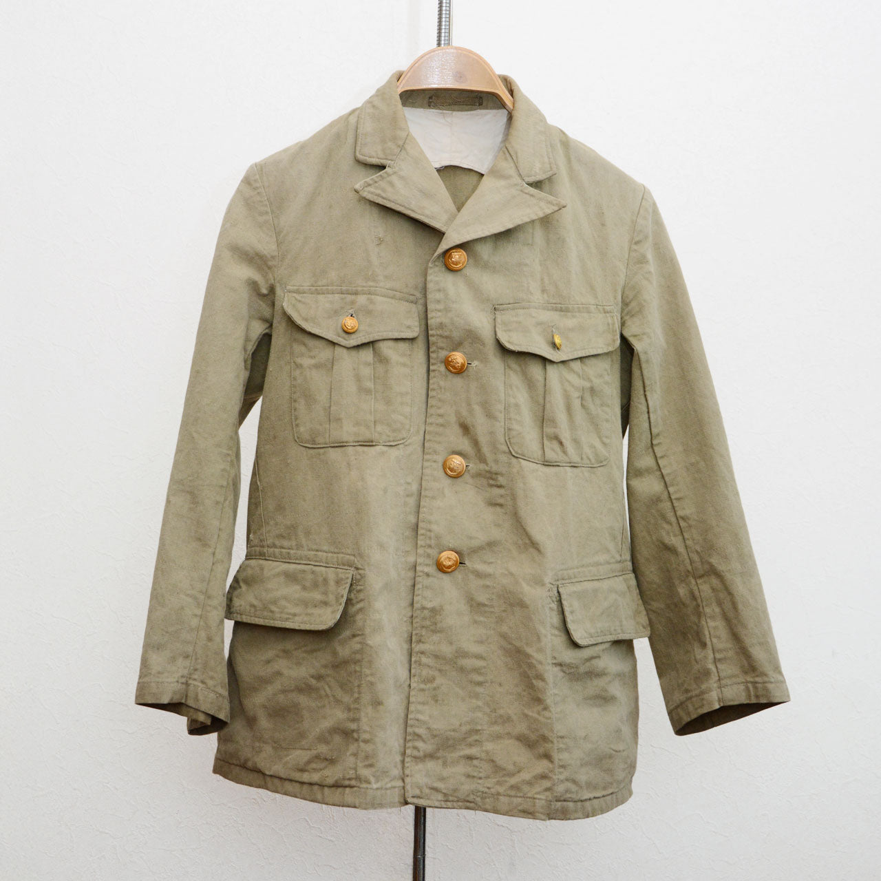Vintage Japanese work-style jacket with balanced minimalist design