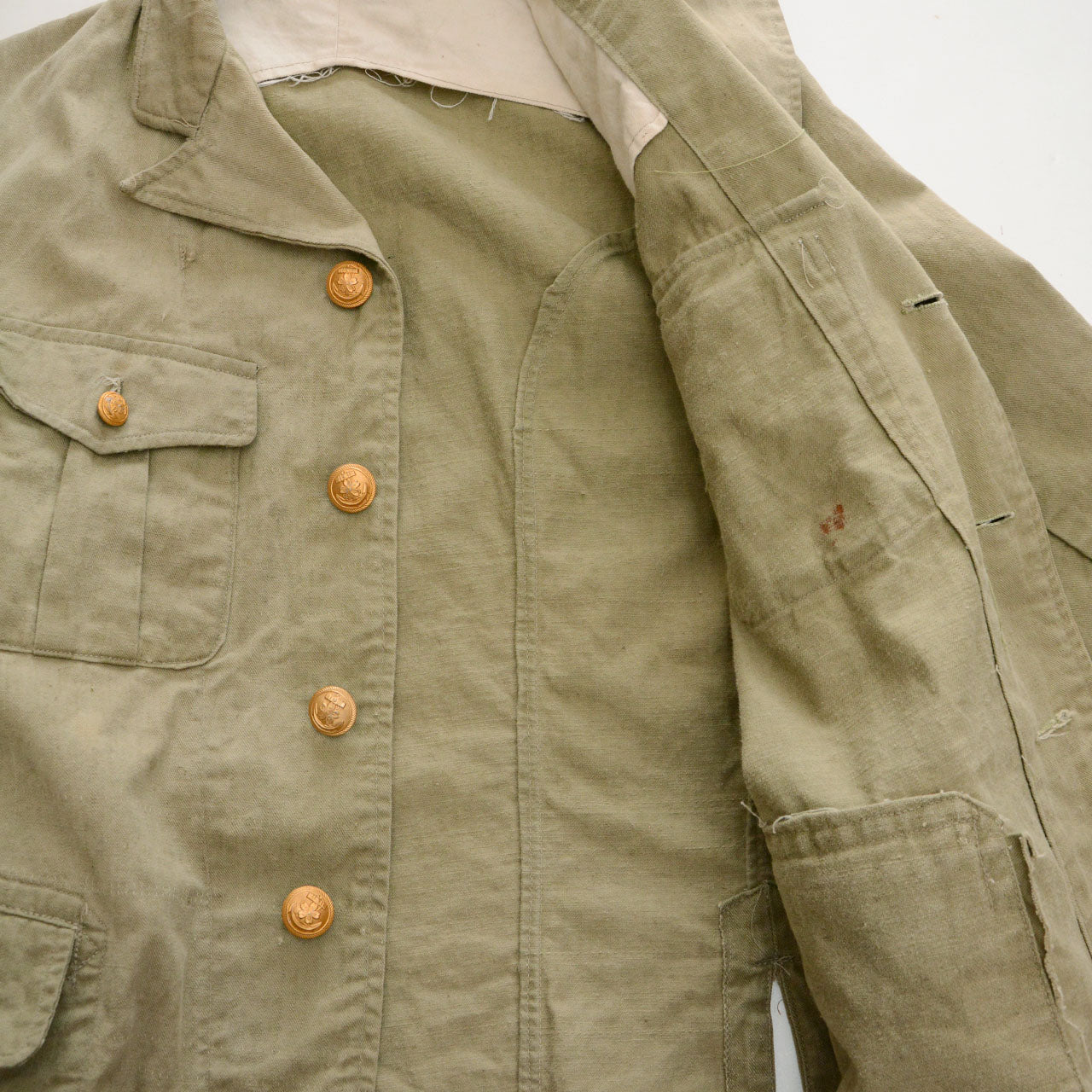Cotton Japanese jacket with refined collar and utilitarian charm