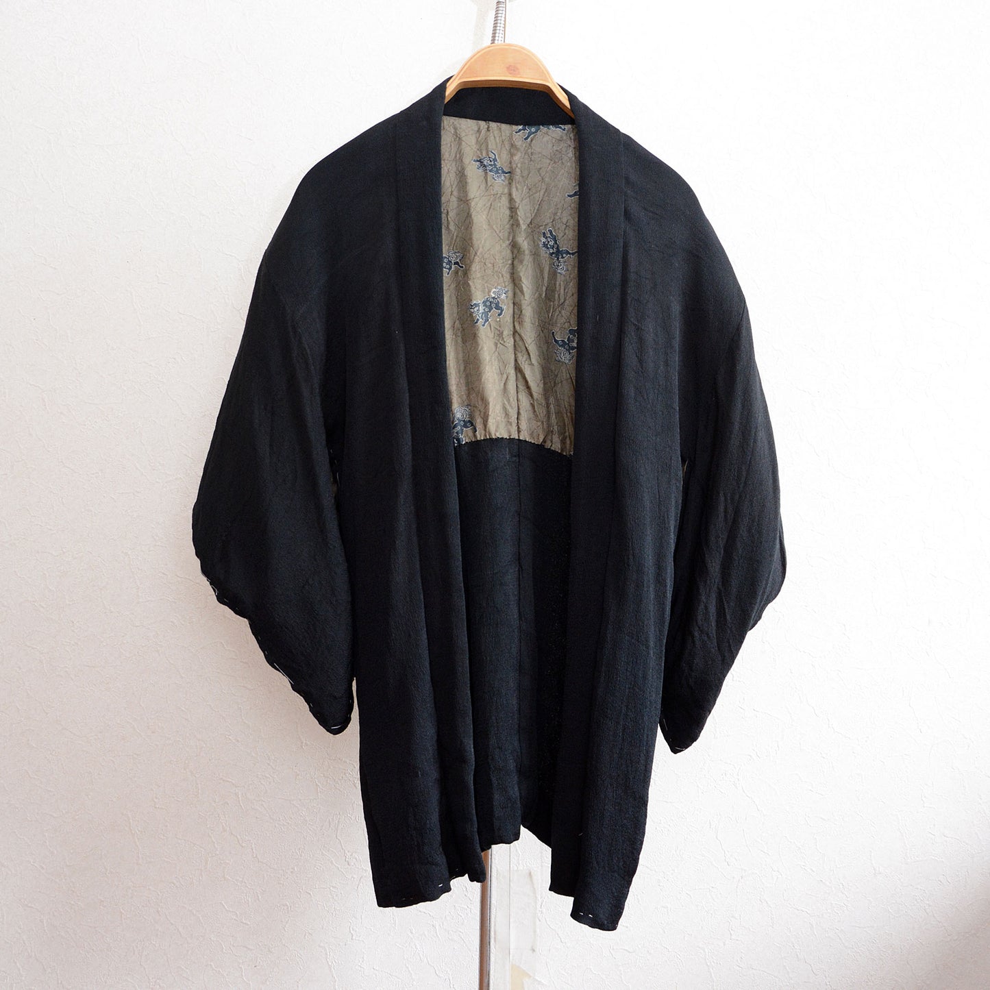 Haori Kimono Japanese Vintage Jacket Black Karashishi Kuro Montsuki
