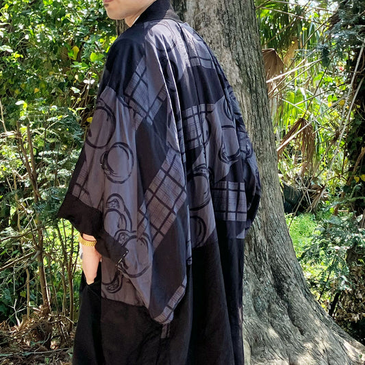 Vintage Showa Haori Kimono Jacket with Daruma Lining – Men's Japanese Kimono Art
