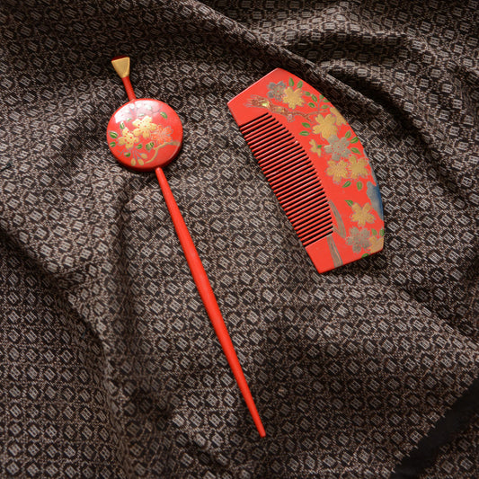 Vintage Japanese Kanzashi and Comb Set with Gold Maki-e Design