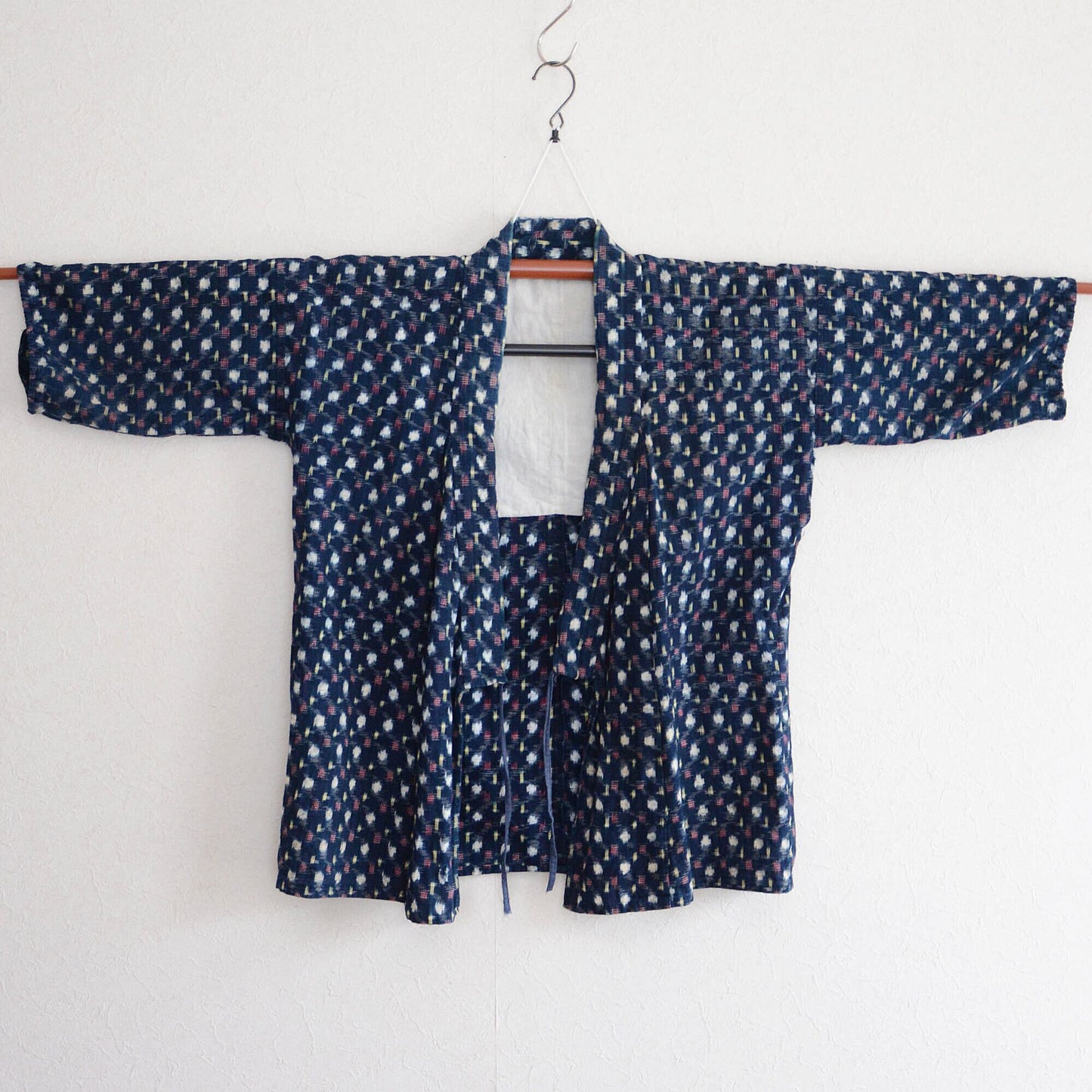 Vintage Japanese Noragi Jacket - Indigo Dyed Cotton Kimono Fabric, Kasuri Textile, Showa Era Uwappari for Remake