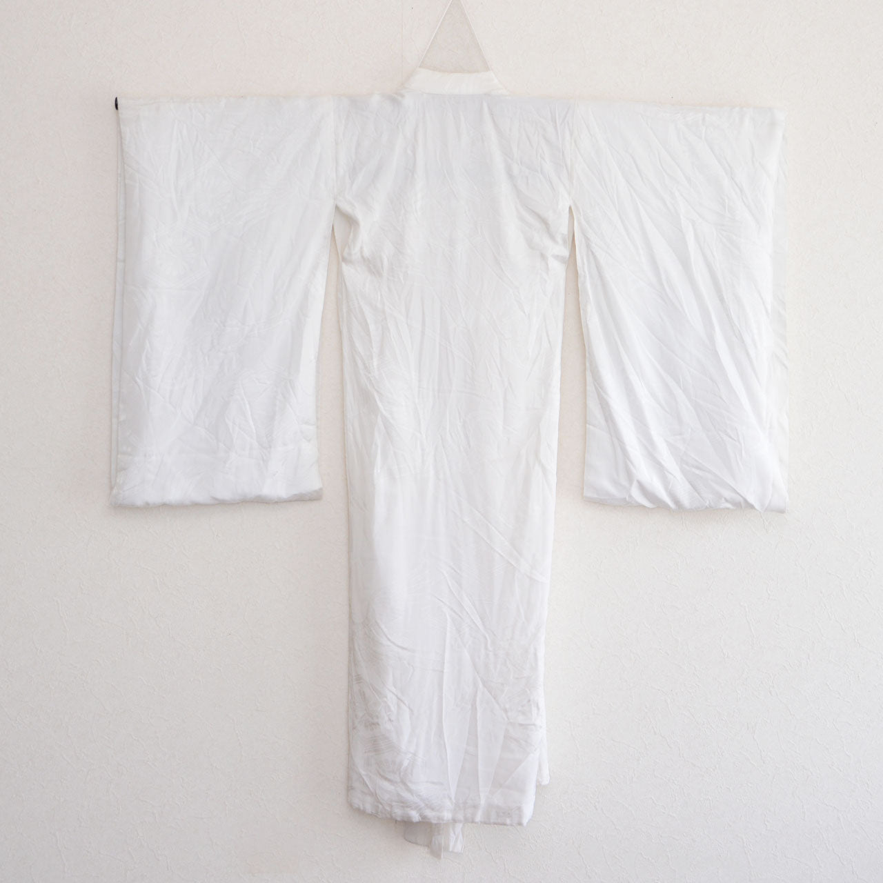 Synthetic juban robe for children with auspicious patterns