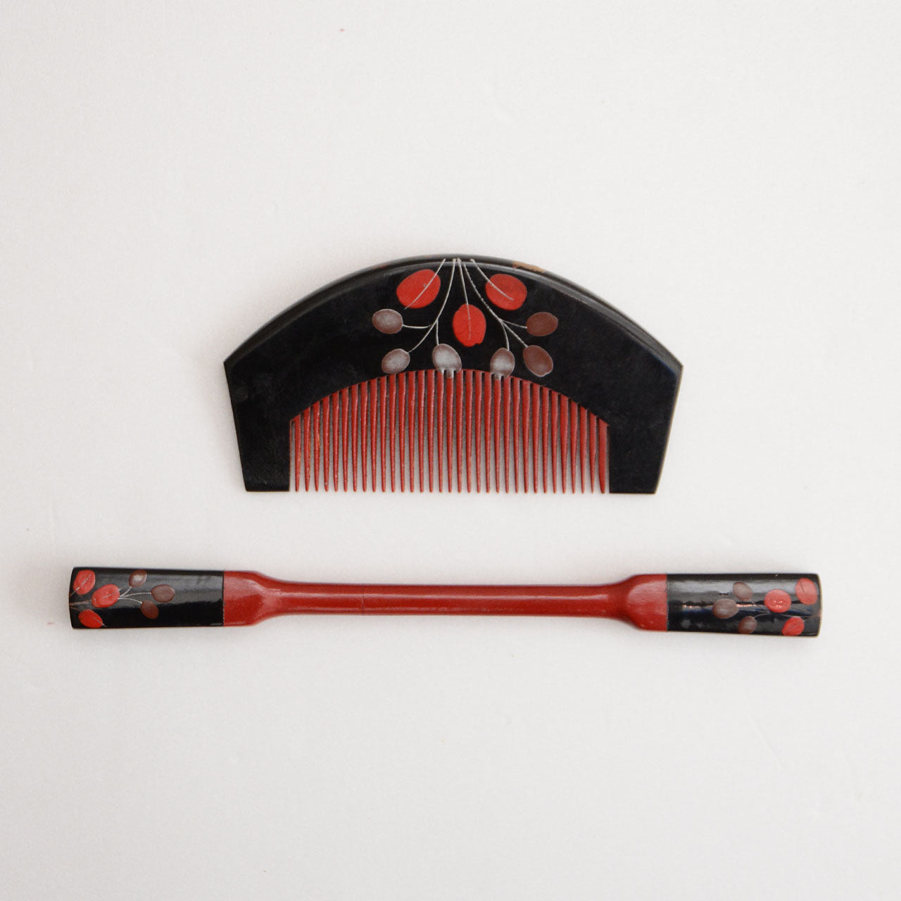 Traditional Japanese hair grooming items