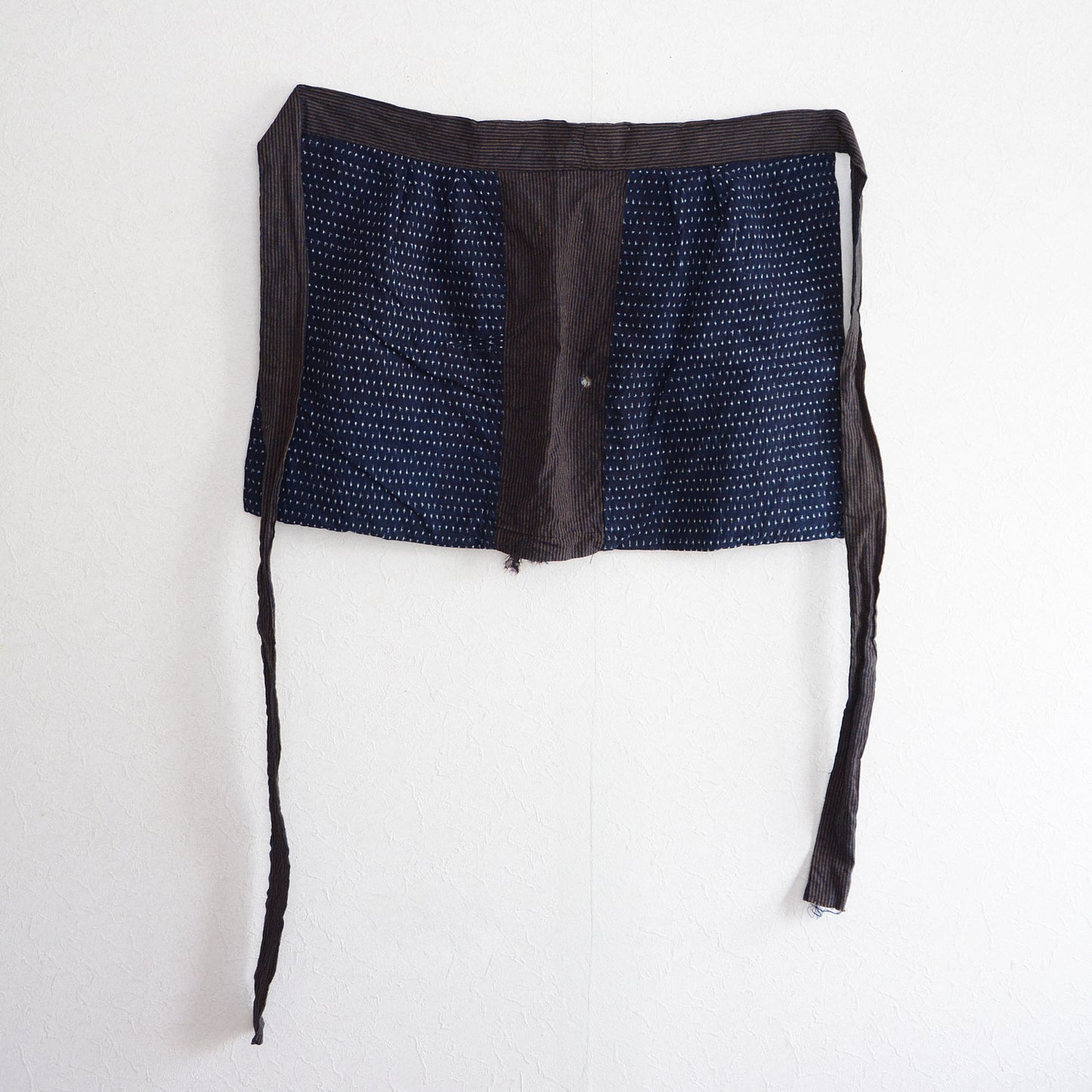 Japanese Apron Maekake Wrap Skirt Indigo Mosquito Kasuri Pattern Stripe Vintage Fabric Cotton Boro