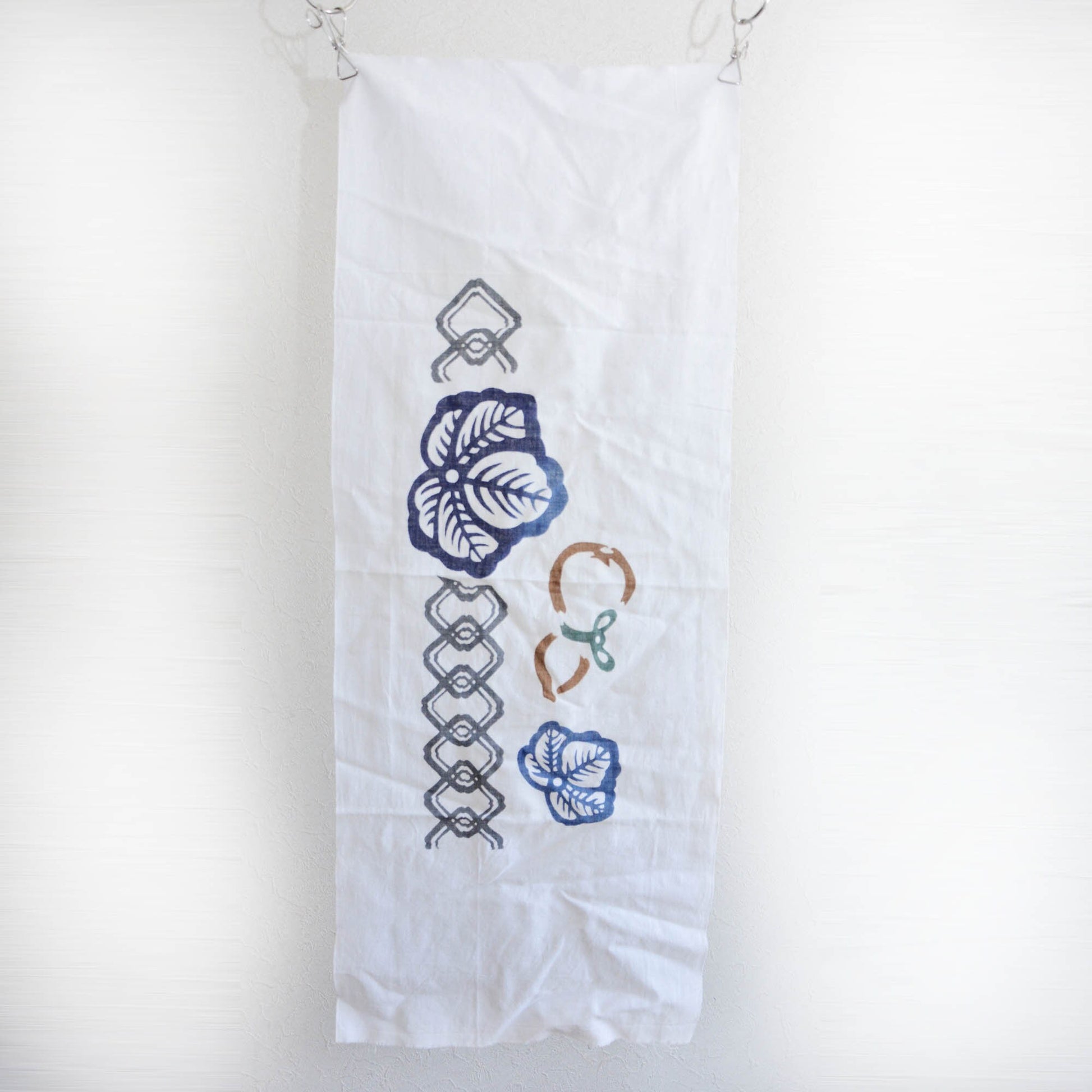 Front view of a tenugui towel with a wonderful Japanese pattern design