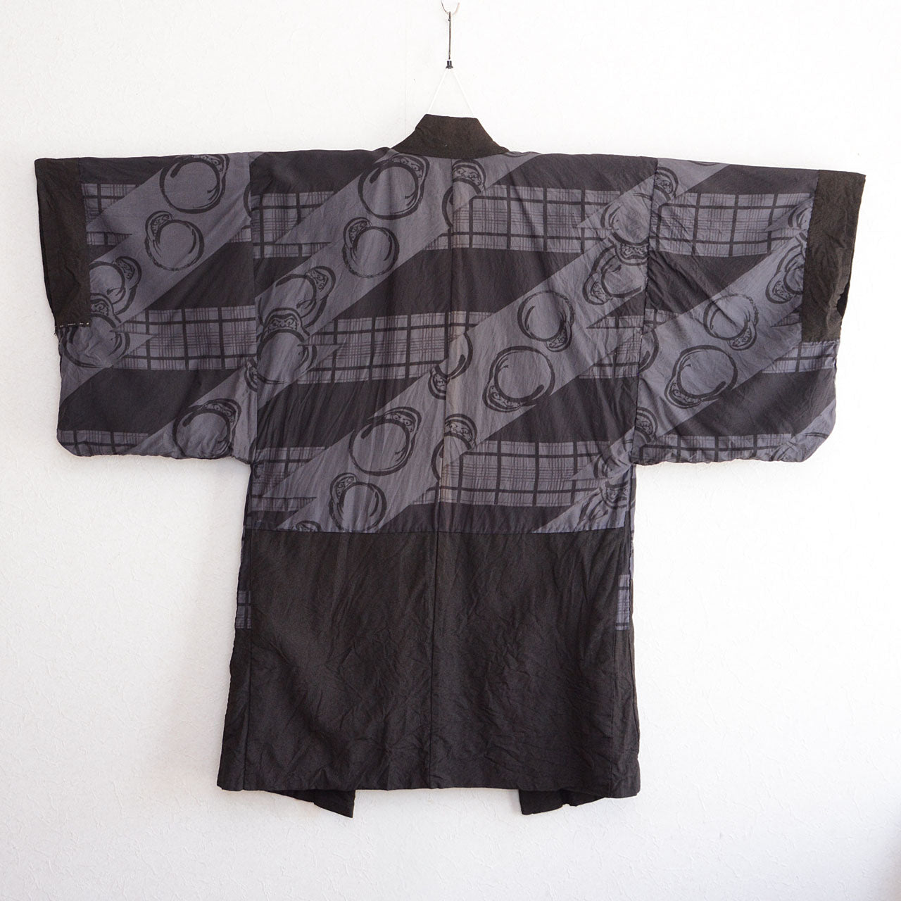 Vintage Showa Haori Kimono Jacket with Daruma Lining – Men's Japanese Kimono Art