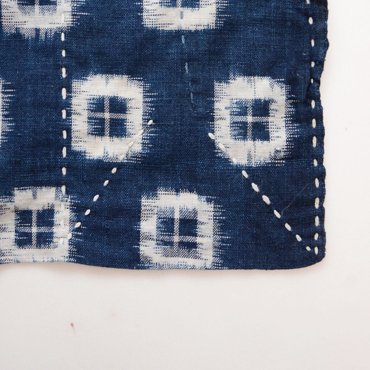 Vintage mid-Showa era Japanese textile indigo dyed kasuri with sashiko detail