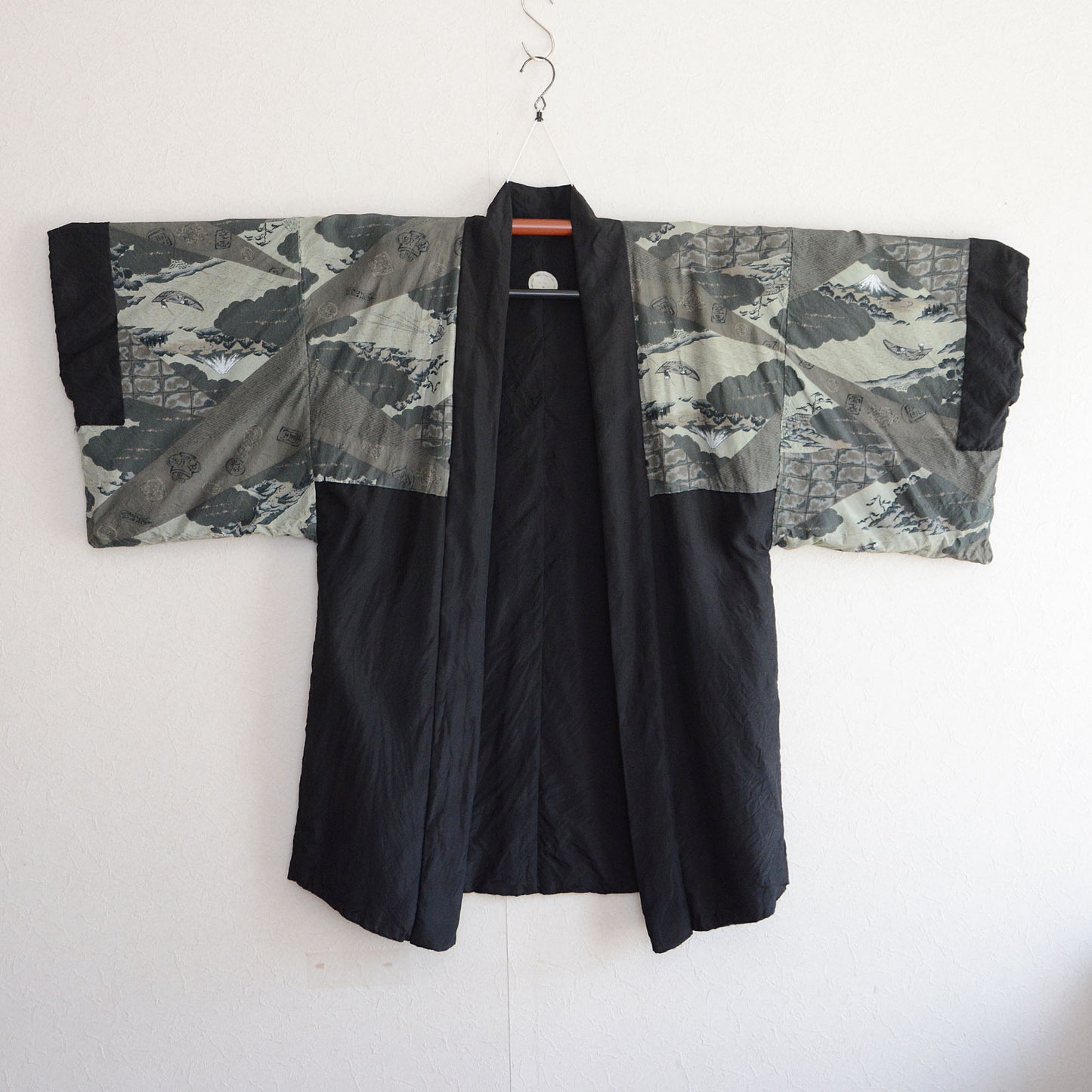 Black Haori Jacket Kimono Japane Vintage Montsuki Nihonga Art