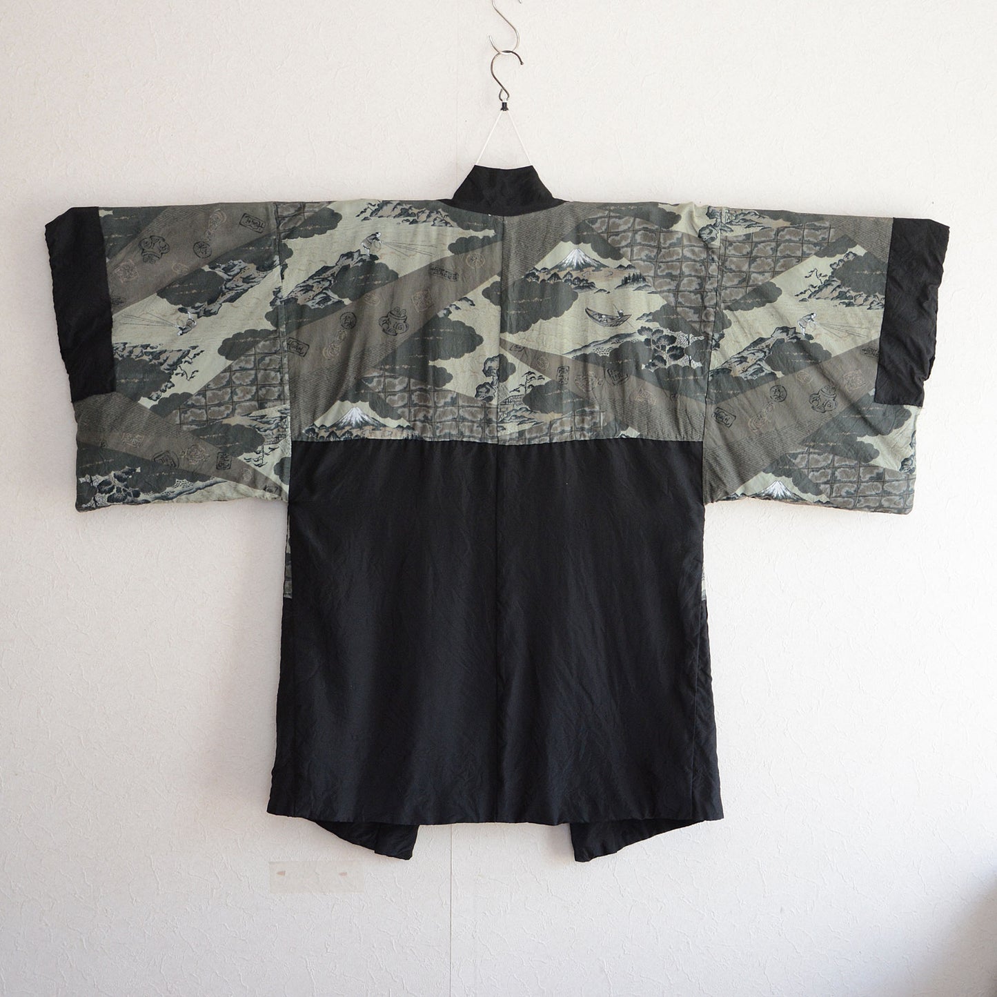 Black Haori Jacket Kimono Japane Vintage Montsuki Nihonga Art