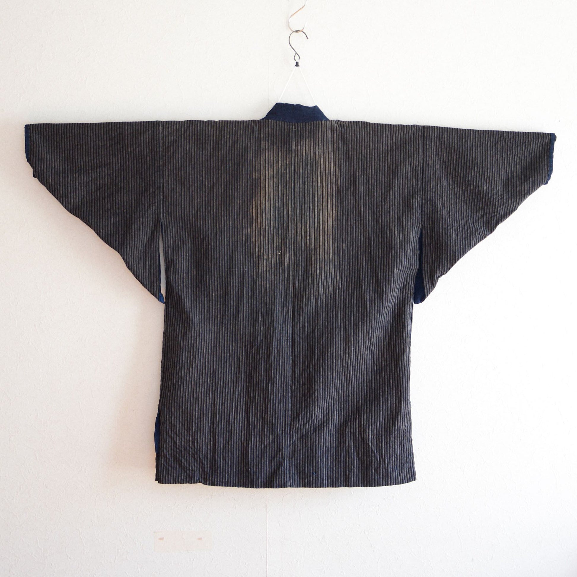 back view of noragi jacket