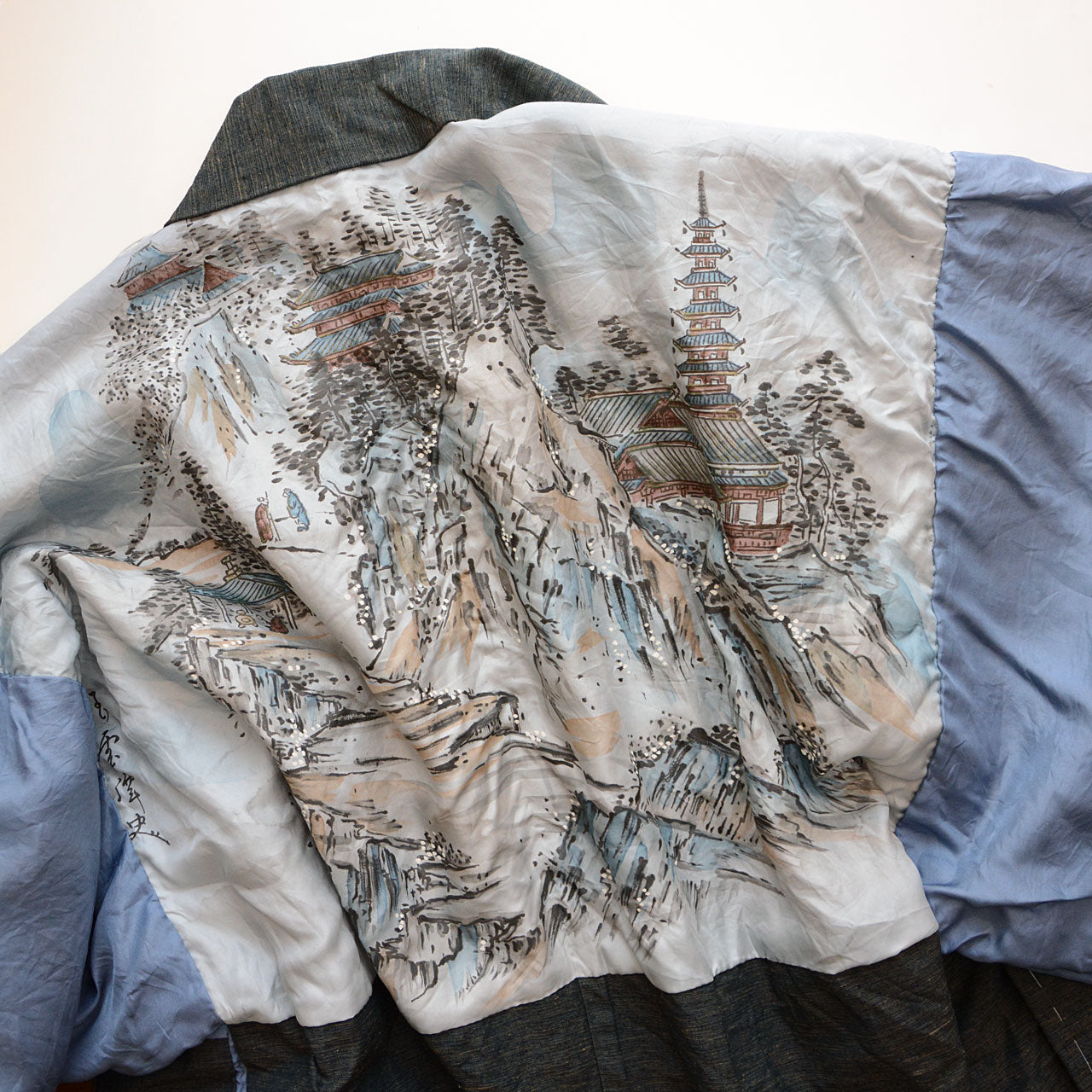 Vintage Showa-Era Men's Haori | Stunning Lining Art | Unique Modern Jacket Style