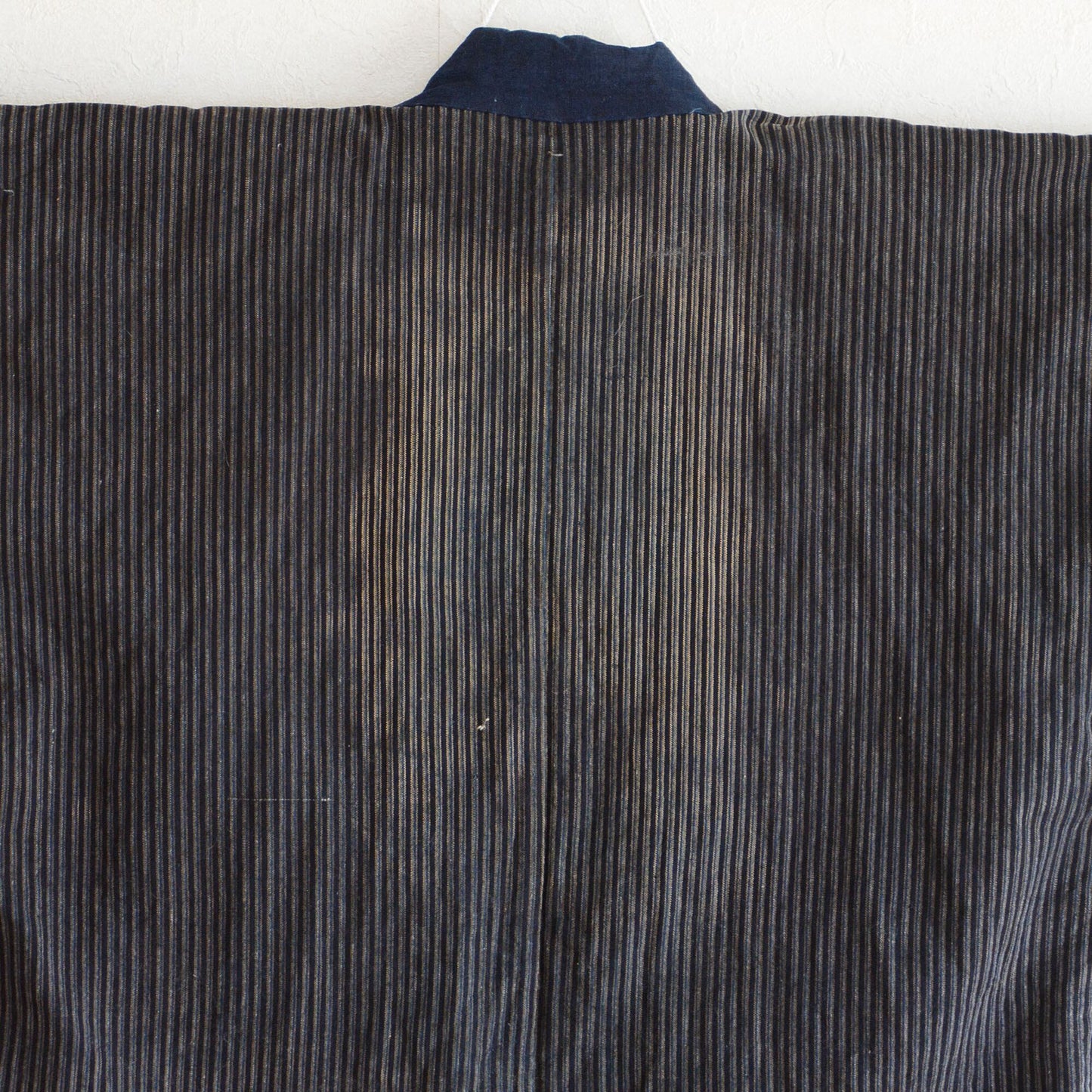 Rustic texture of natural-dyed Noragi material