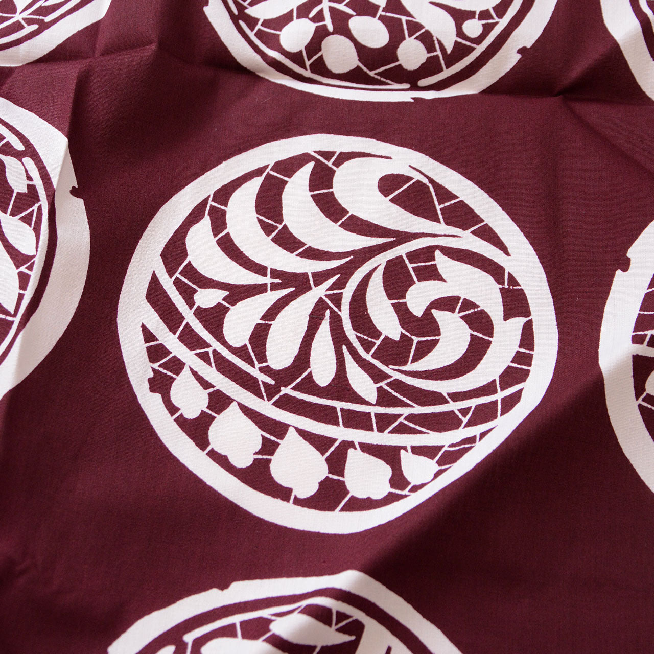 Showa-era Japanese cotton cloth ideal for display, fashion, or wrapping