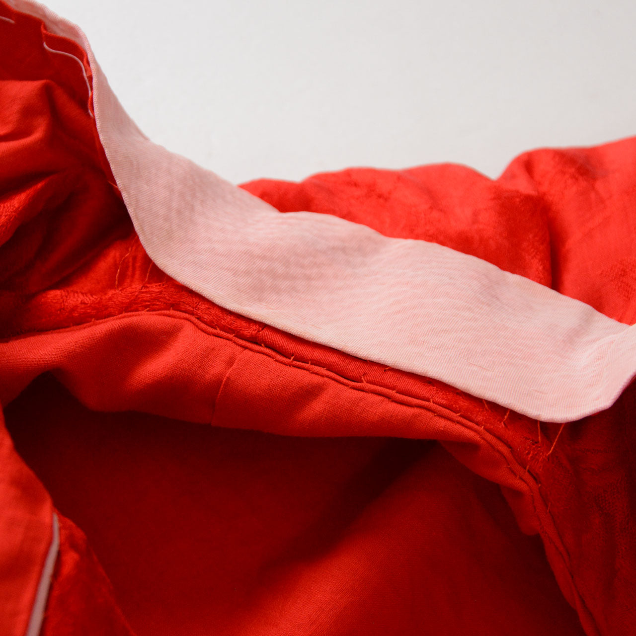 Showa-era kimono undergarment with decorative collar