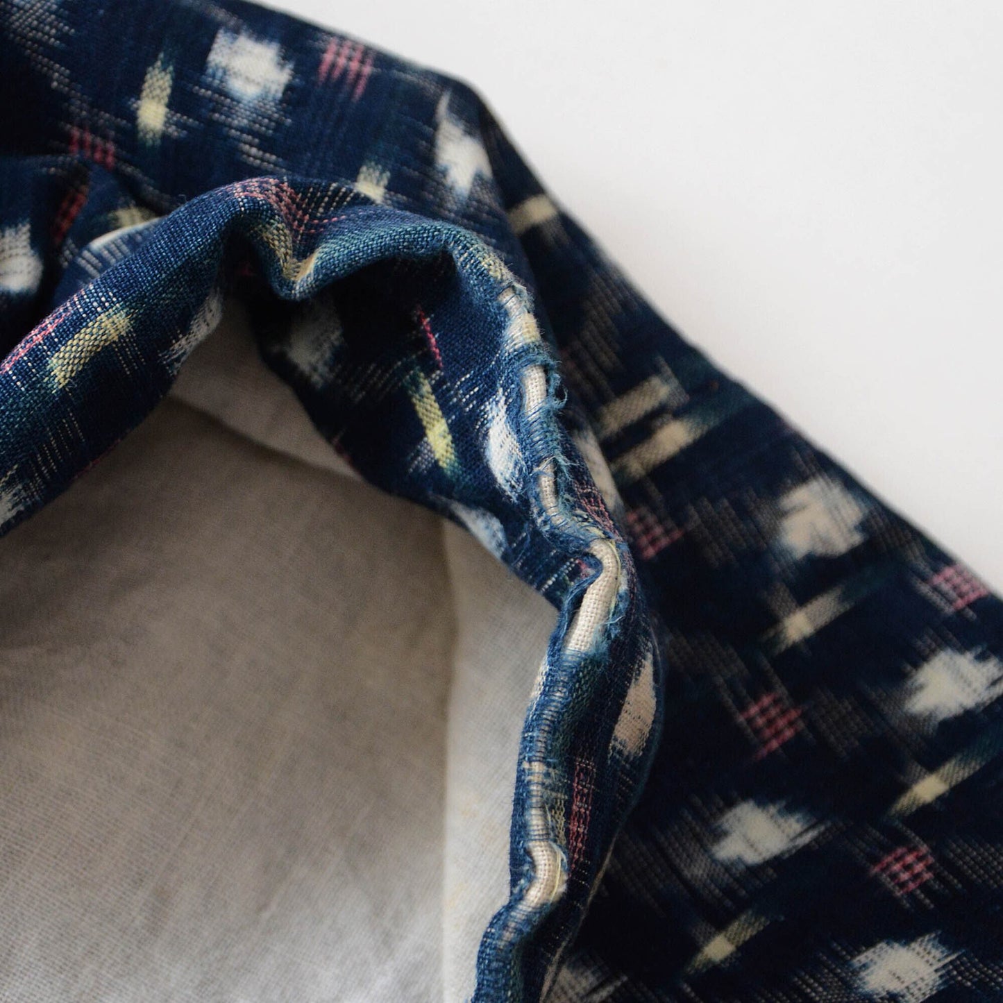 Vintage Japanese Noragi Jacket - Indigo Dyed Cotton Kimono Fabric, Kasuri Textile, Showa Era Uwappari for Remake