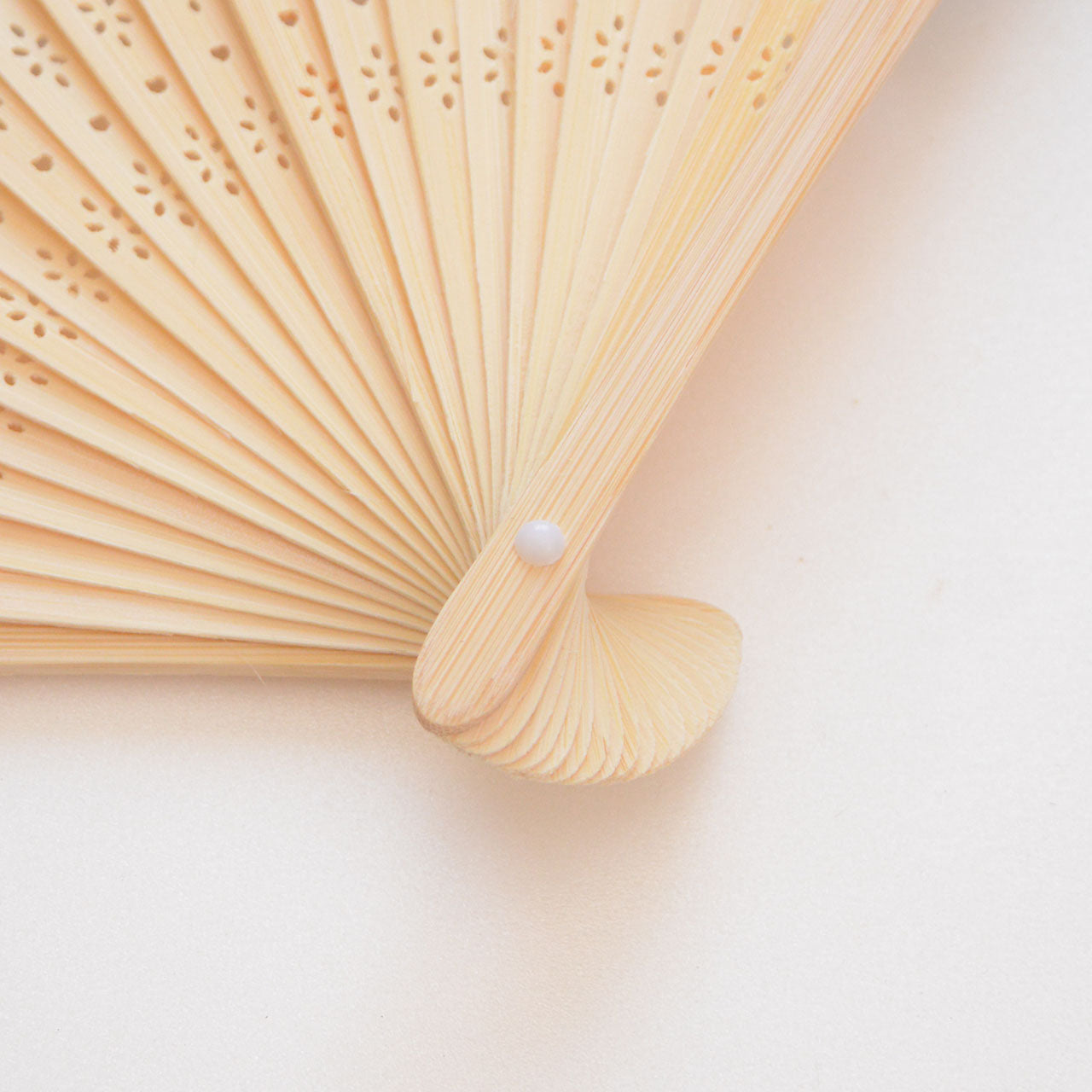 Japanese summer accessory combining beauty and practicality