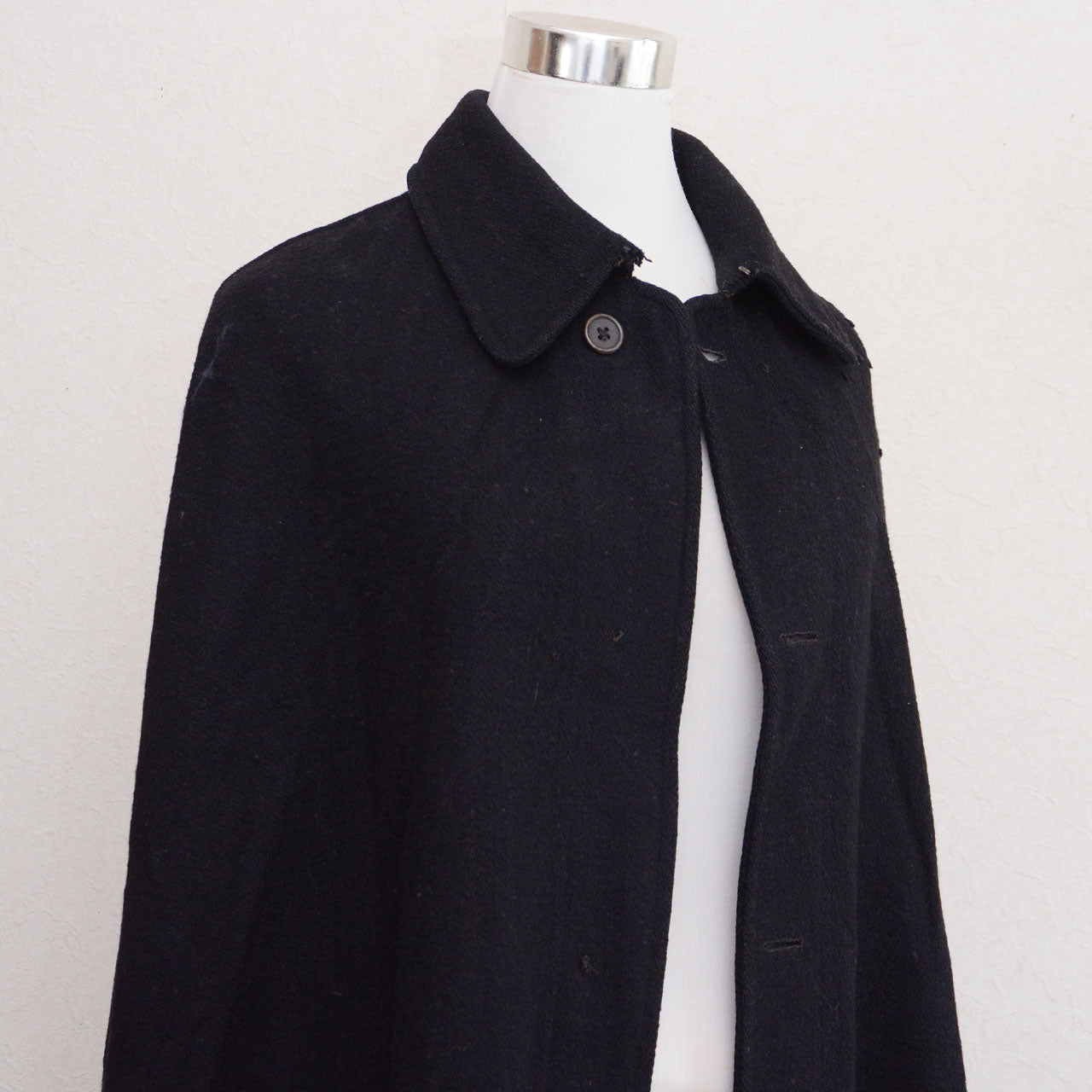 Missing buttons on Japanese vintage black wool Bankara mantle