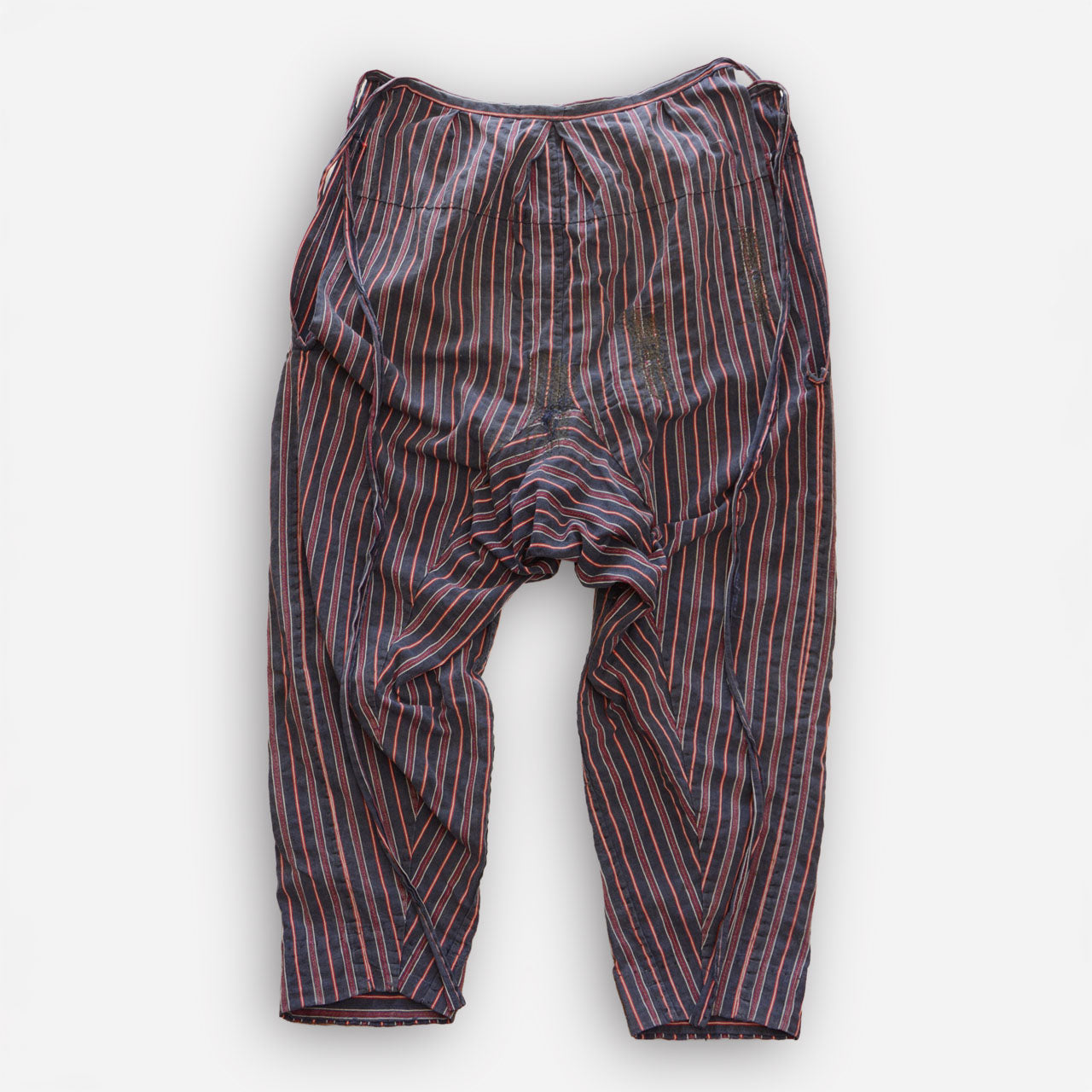 Front-and-back separate monpe pants with adjustable waist tie
