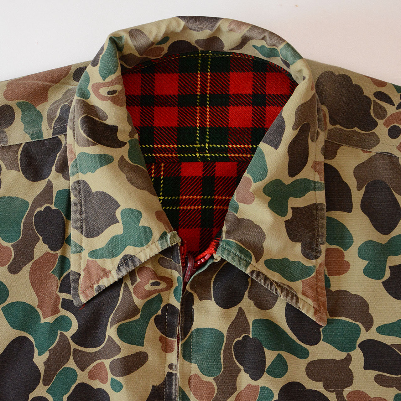 Retro reversible jacket for outdoor and city style