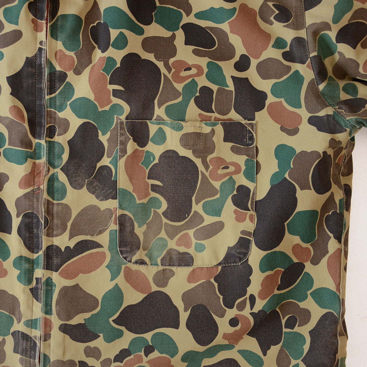 Retro reversible jacket blending outdoor and streetwear elements