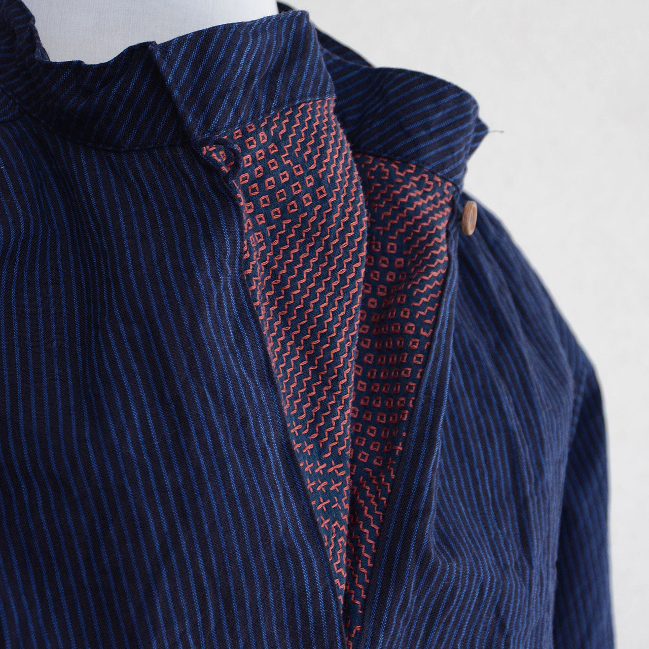 Japanese cotton blouse combining traditional fabric and modern style